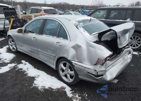 2005 Mercedes-Benz C 230 Kompressor Sport z USA, uszkodzony, nr VIN WDBRF40J05F692494